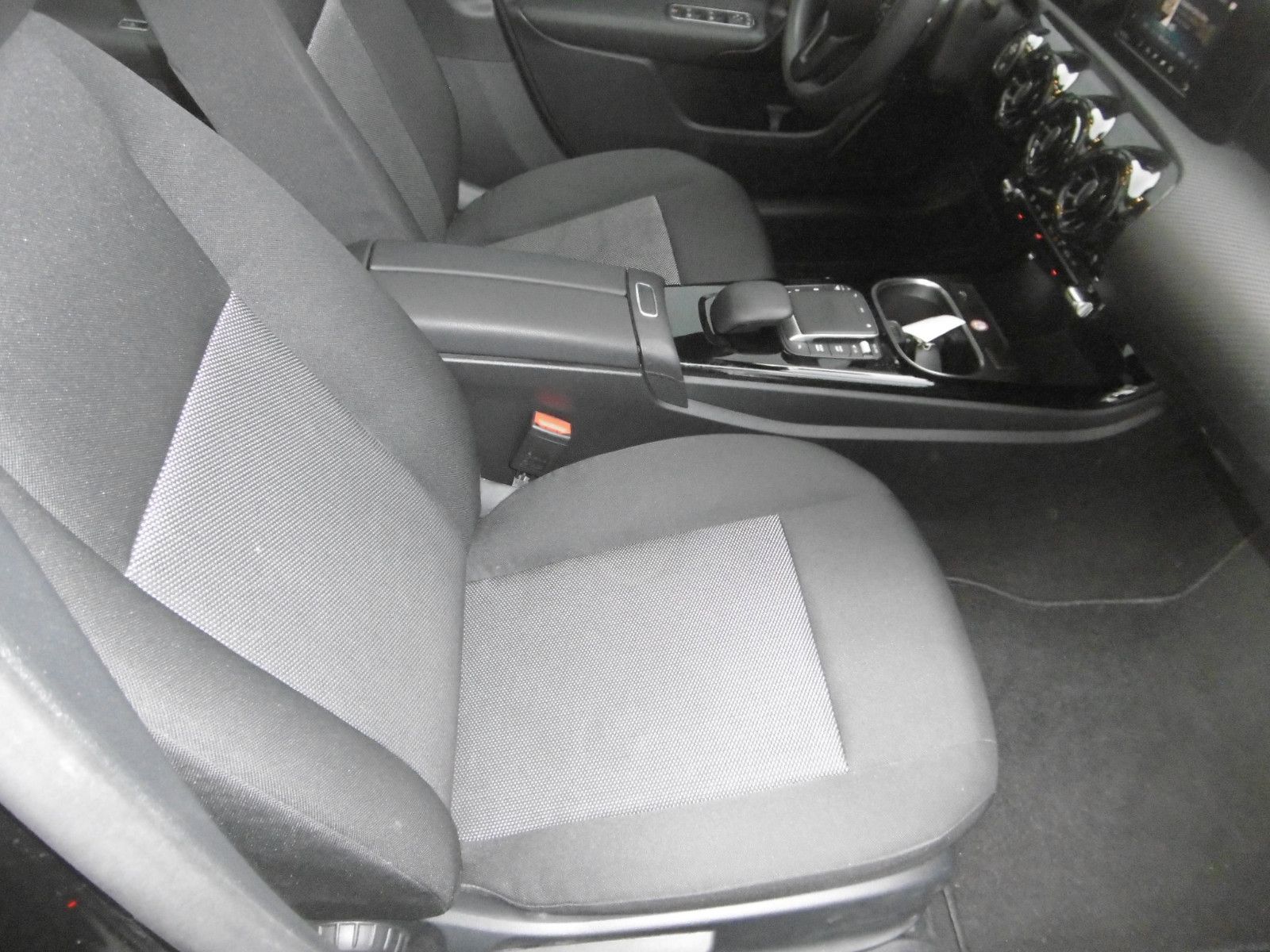 Mercedes-Benz A 180 A -Klasse - Samsaru's Car Outlet