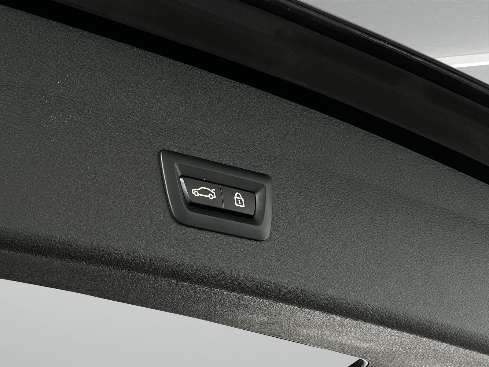 BMW X1 xDrive18d Advantage - Samsaru's Car Outlet