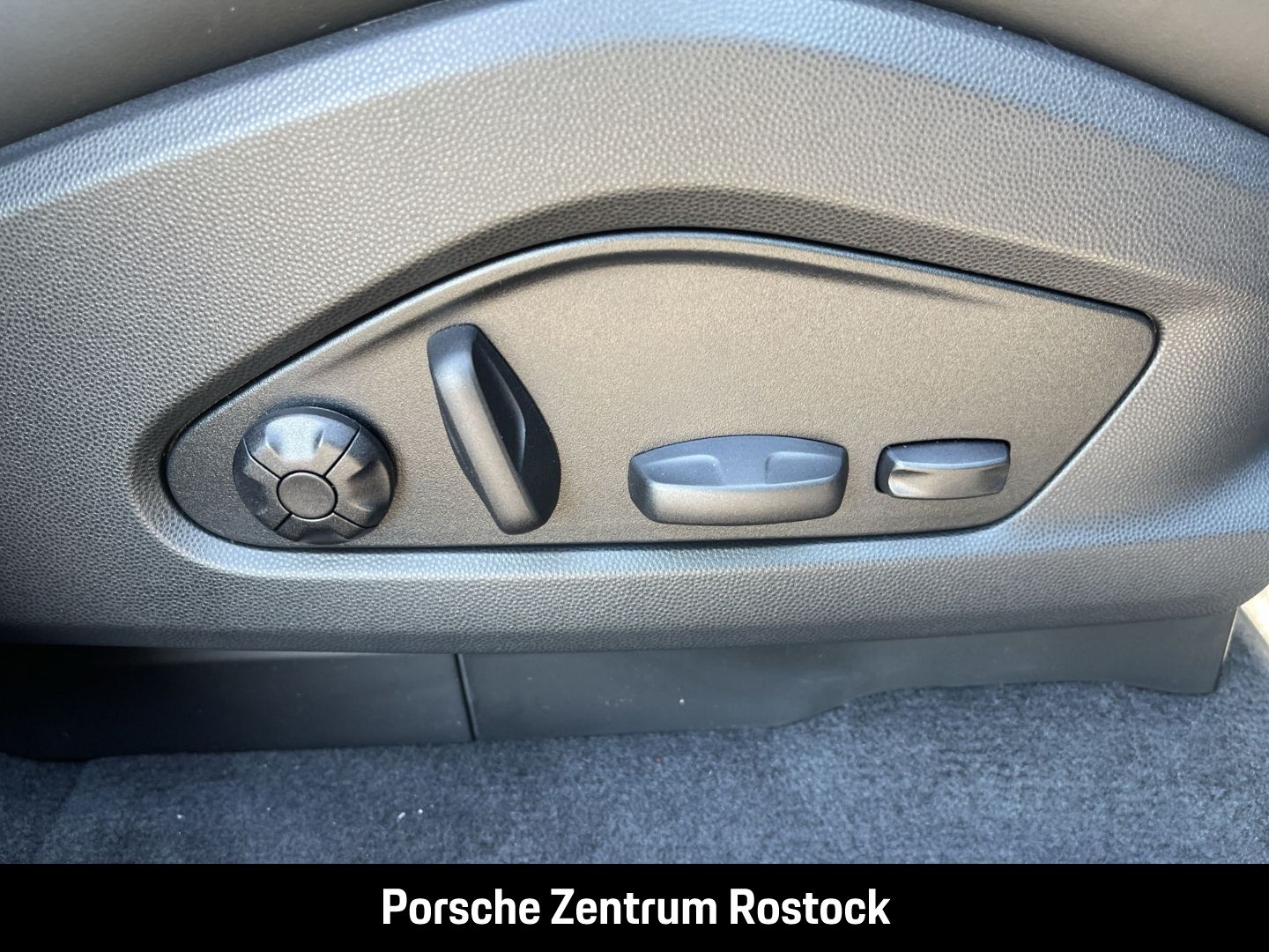 Porsche Macan 4S BOSE LED-Matrix Panorama Surround-View