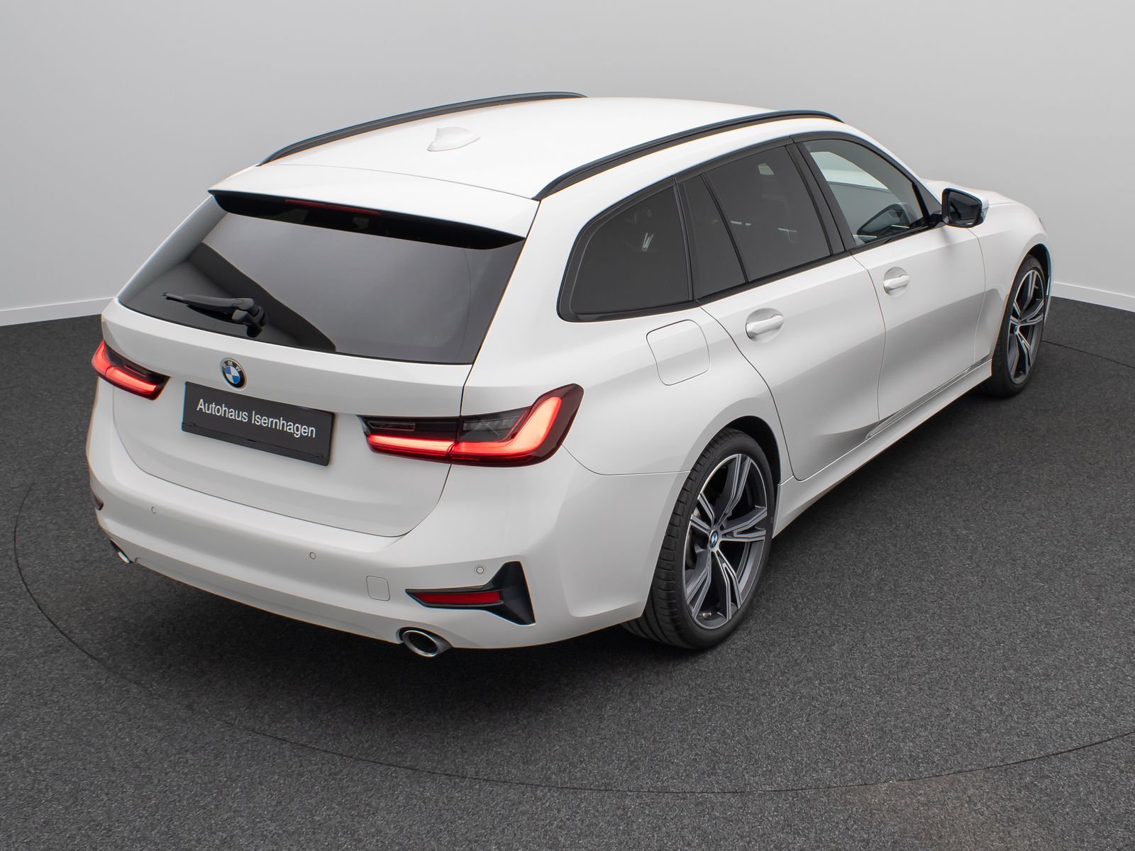 BMW 330i Sport Line - Samsaru's Car Outlet