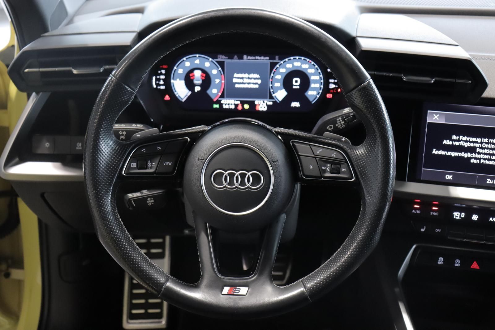 Audi A3 Lim. 1.0 TFSI S tronic advanced S-LINE