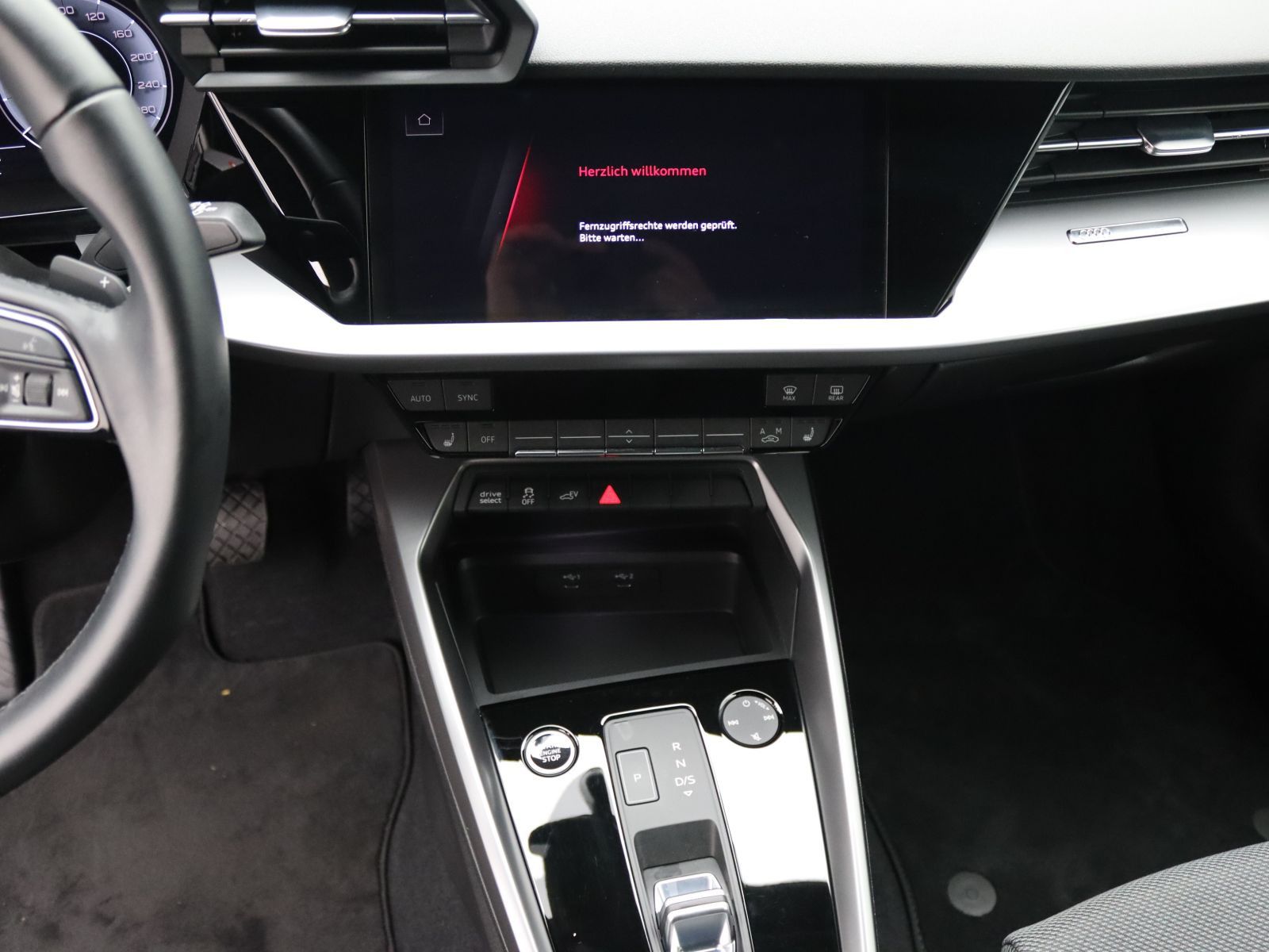 Audi A3 Sportback S-Line 45TFSIe S-tronic / Navi, AHK