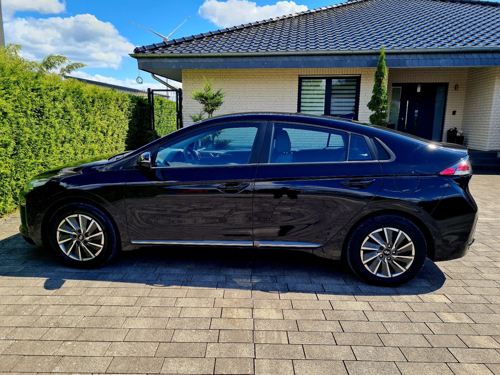 Hyundai IONIQ Elektro - Samsaru's Car Outlet