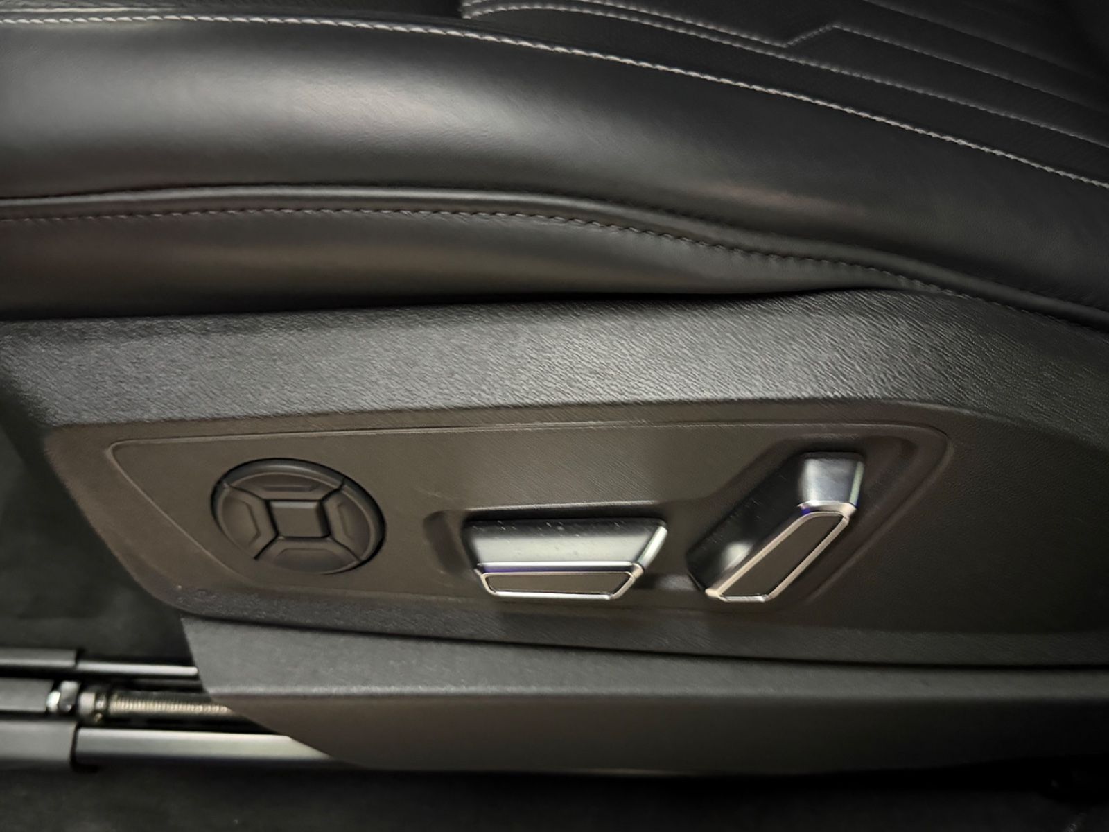 Audi E-tron 55 Quattro S-Line*PANO*AHK*HuD*NIGHT*B&O*