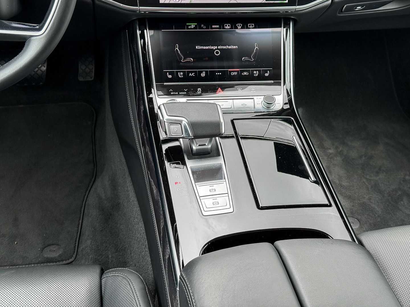Audi A8 L 60 TFSI e quattro - Samsaru's Car Outlet