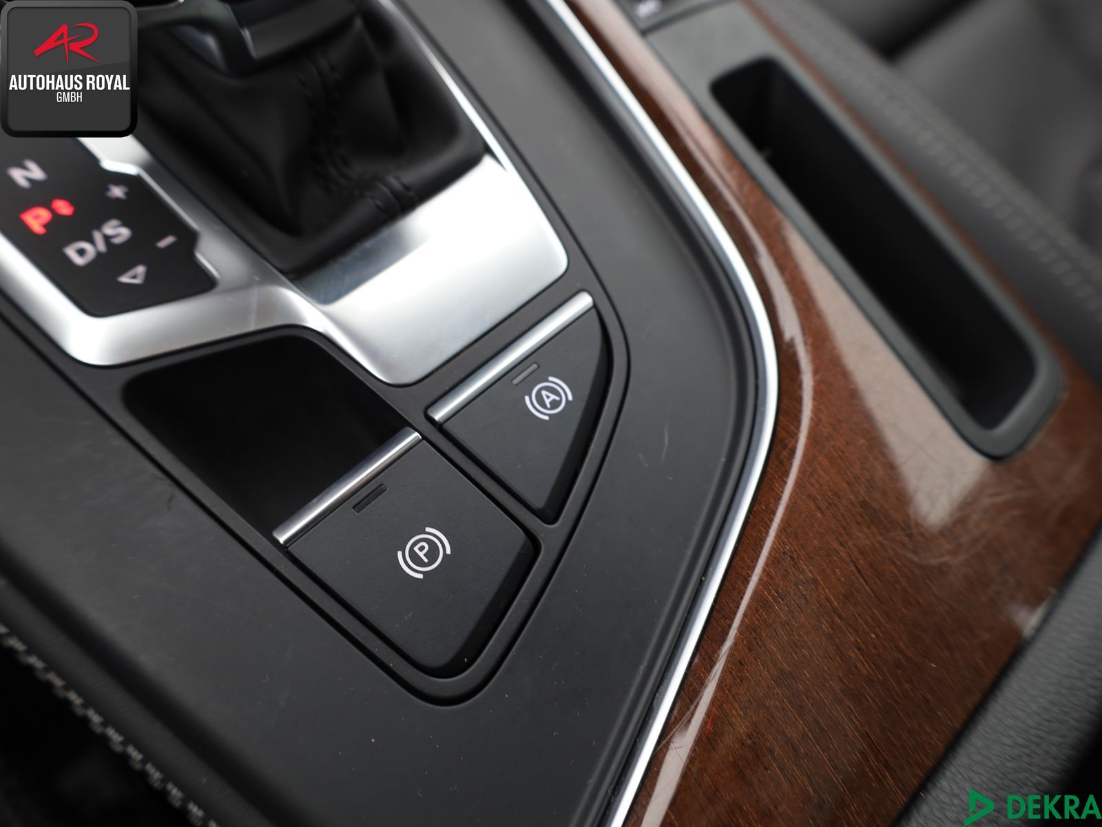 Audi A4 Limousine 45 TFSI qu S LINE - Samsaru's Car Outlet