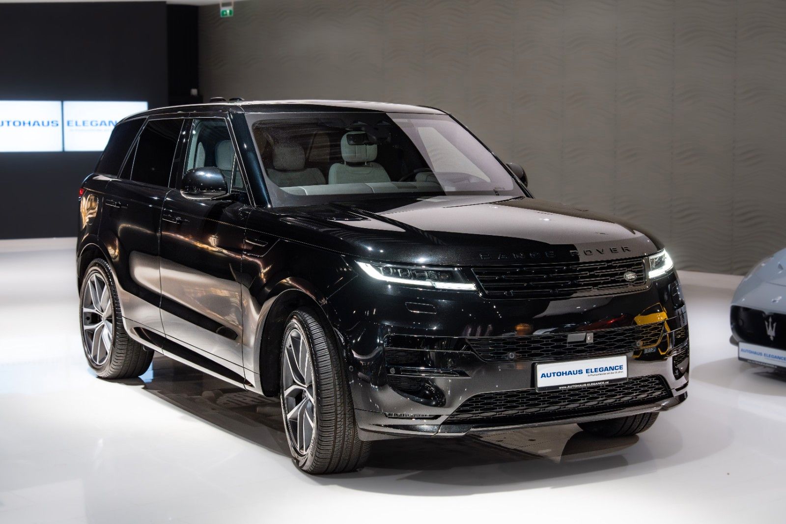 Range Rover Sport First Edition - Samsaru's Car Outlet