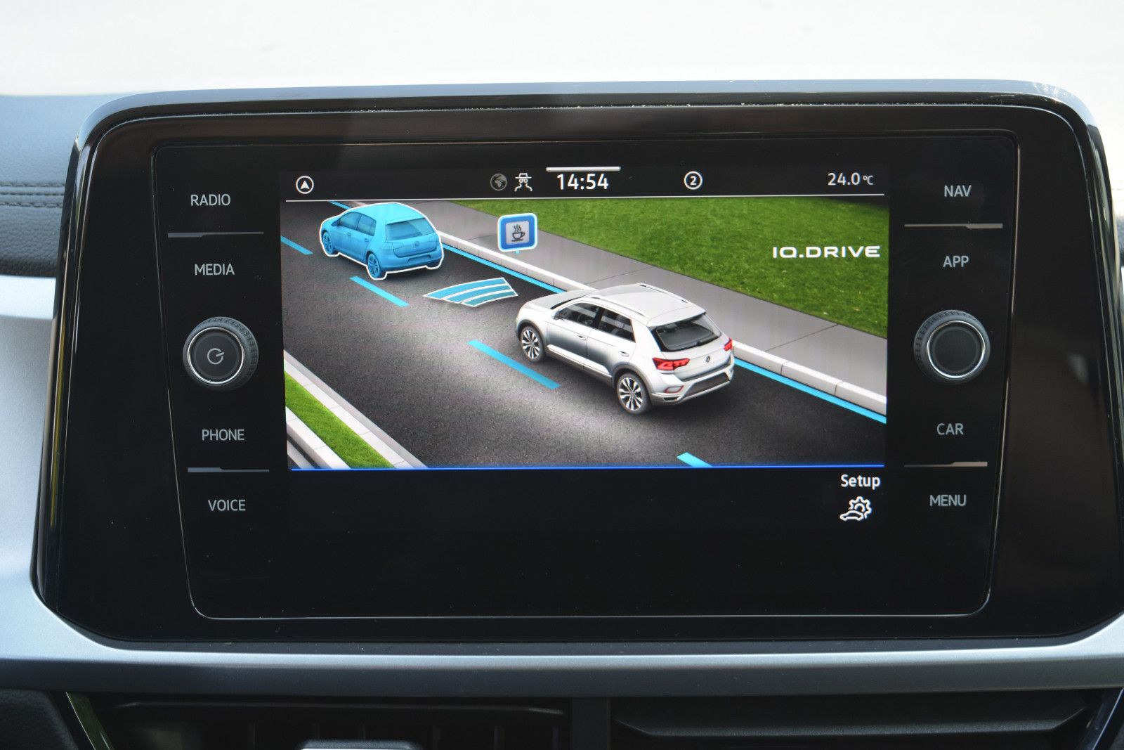 Volkswagen T-Roc Life - Samsaru's Car Outlet