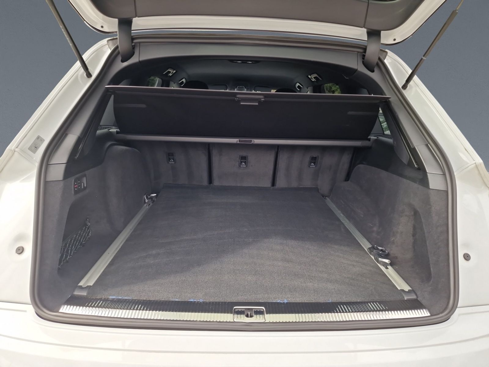 Audi Q7 55 TFSI e qu S line MATRIX Luft AHK HuD 21"