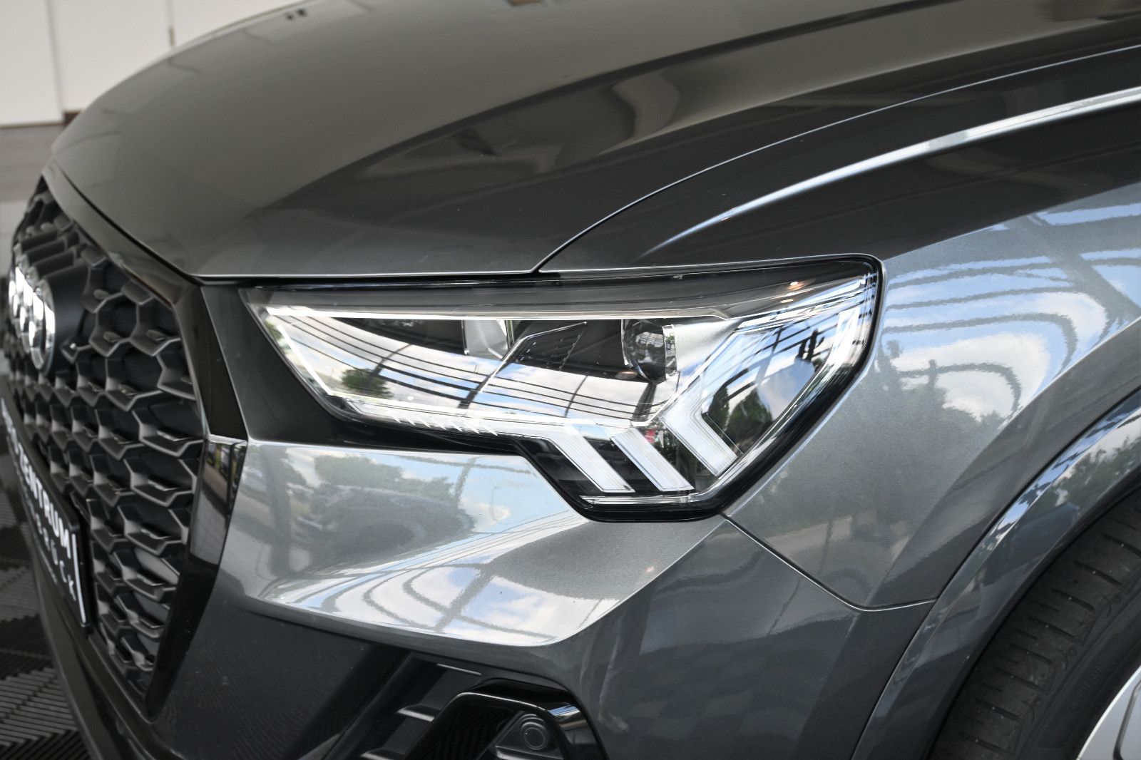 Audi Q3 SB 35 TDI qu S-Line - Samsaru's Car Outlet