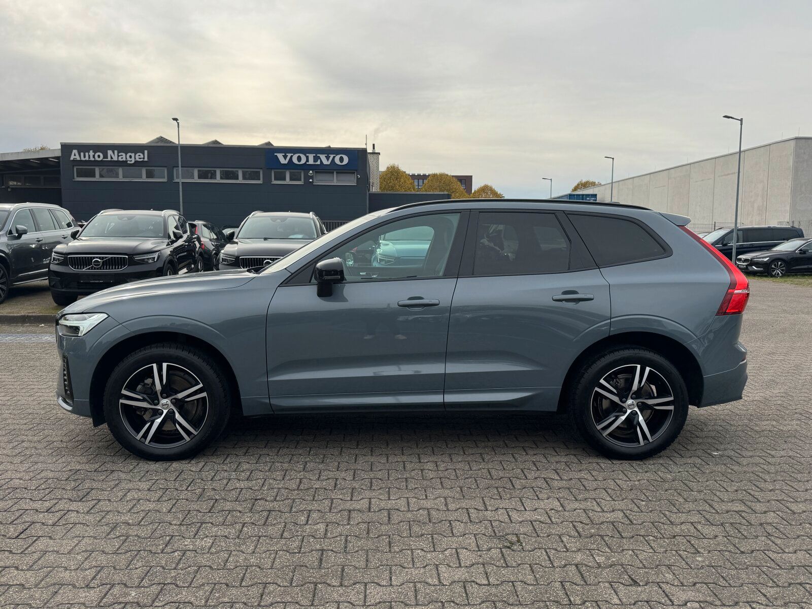 Volvo XC60 B4 AWD Plus Dark Keyless-Start/Autom./Klima