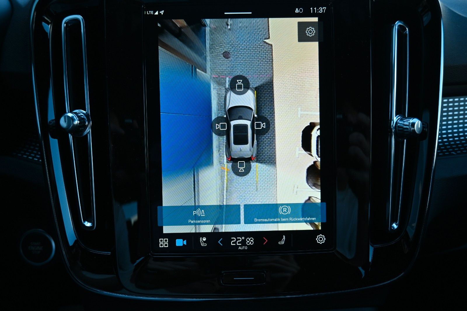 Volvo XC40 B4 DKG Plus Dark*FSHZG*360°*ACC*Allwetter*