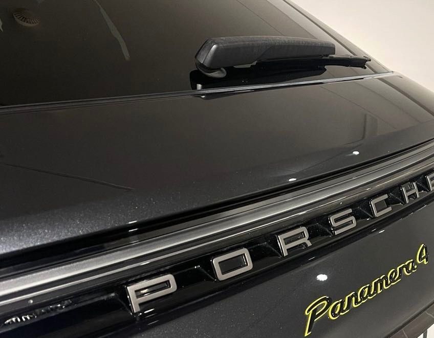 Porsche Panamera Sport Turismo 4 E-Hybrid Platinum Edit