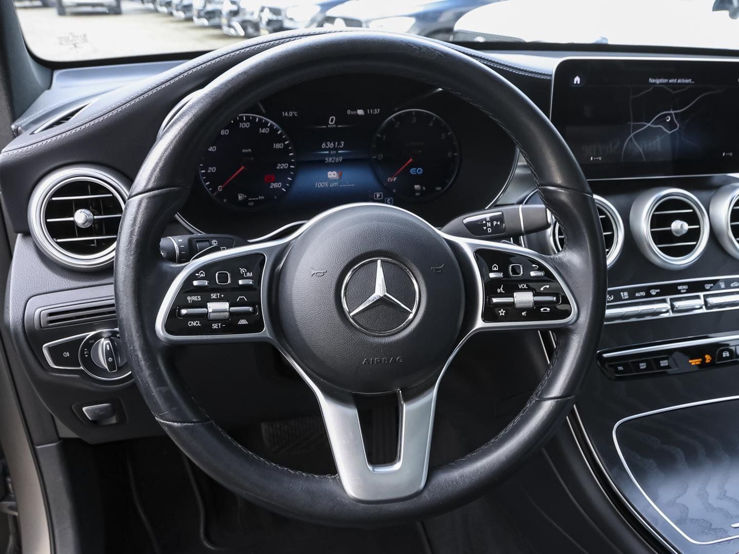 Mercedes-Benz GLC 300 de 4M Panorama Distronic Kamera LED AHK