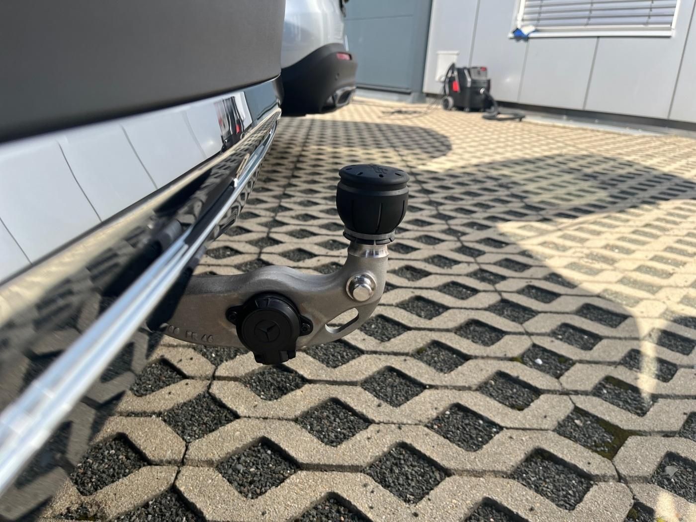 Mercedes-Benz GLC 220 d 4MATIC Avantgarde StHz*AHK*Pano*Memory