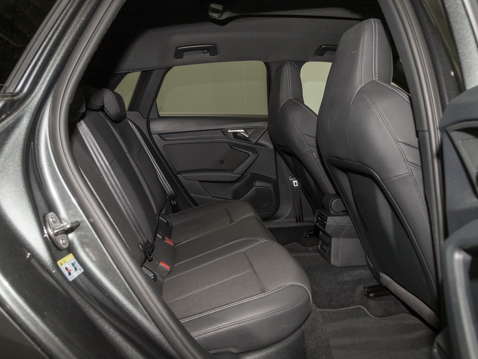 Audi A3 Sportback 35 TFSI 2x S LINE - Samsaru's Car Outlet
