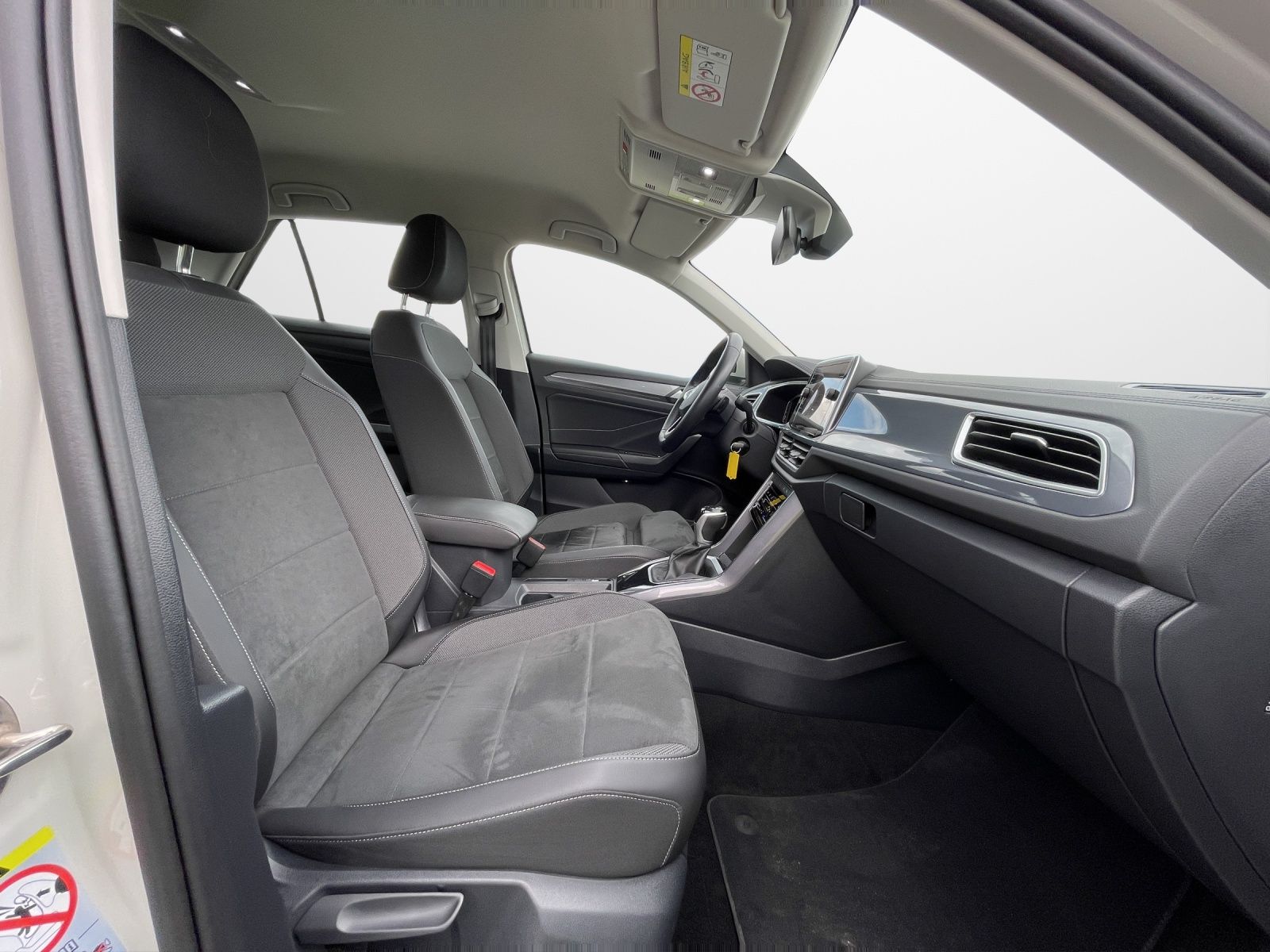 Volkswagen T-Roc 2.0 TDI DSG Style - Samsaru's Car Outlet