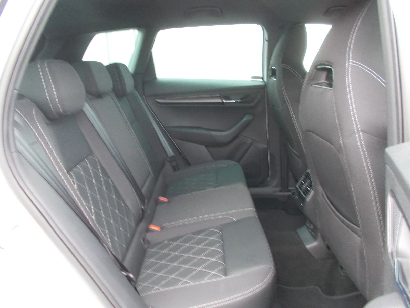 Skoda Karoq  1.5 TSI Sportline*DSG*Navi*LED *360° *AHK