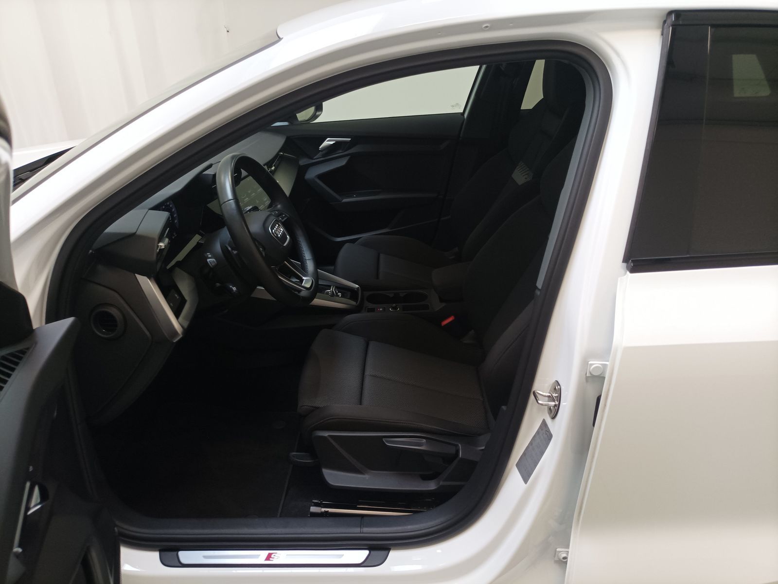 Audi A3 45 1.4 TFSI e S Line|Navi|V. Cockpit|PDC|LED