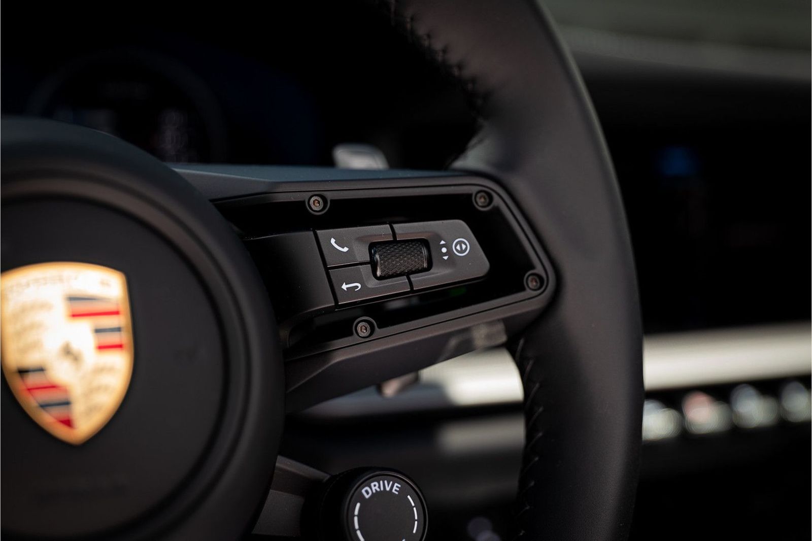 Porsche 992 Carrera S - Samsaru's Car Outlet