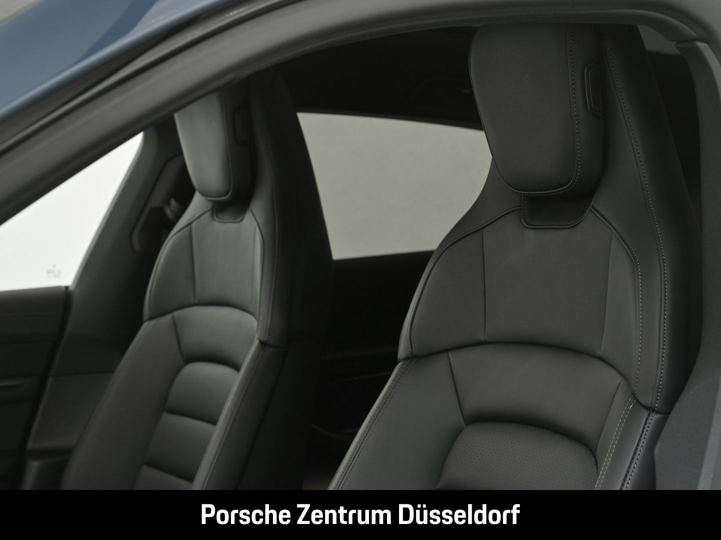 Porsche Taycan 4S Sport Turismo Neptunblau BOSE Panorama