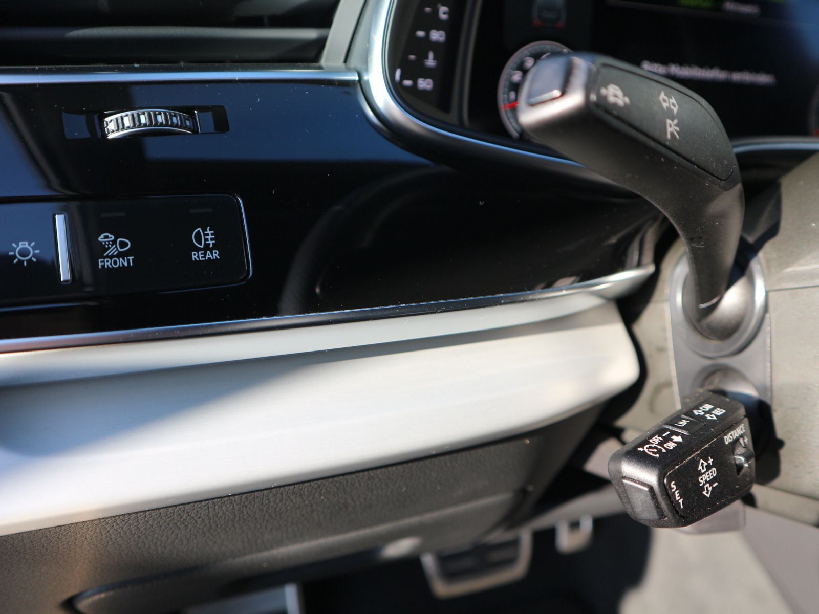 Audi Q7 S line 55 TFSI quattro 7-SITZER*AHK*PANO*STHZ