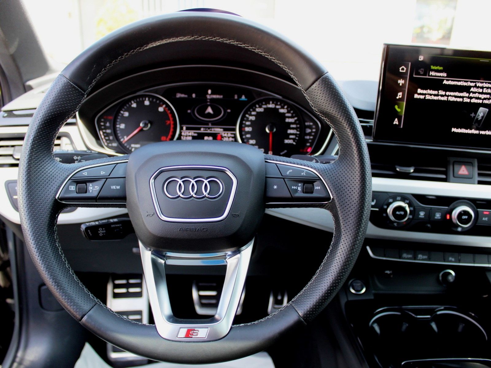 Audi A4 35 TFSI S line - Samsaru's Car Outlet