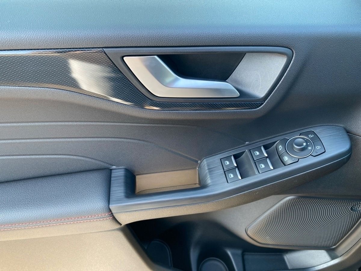 Ford Kuga ST-Line 1.5 FWD - Samsaru's Car Outlet