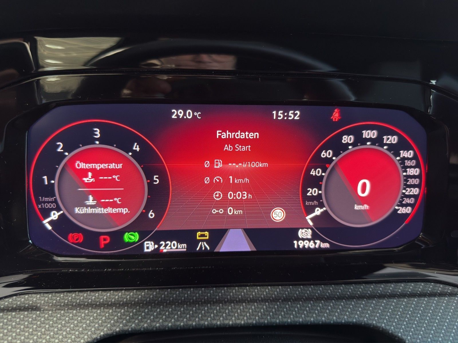 Volkswagen Golf 2.0 TDI R-Line - Samsaru's Car Outlet