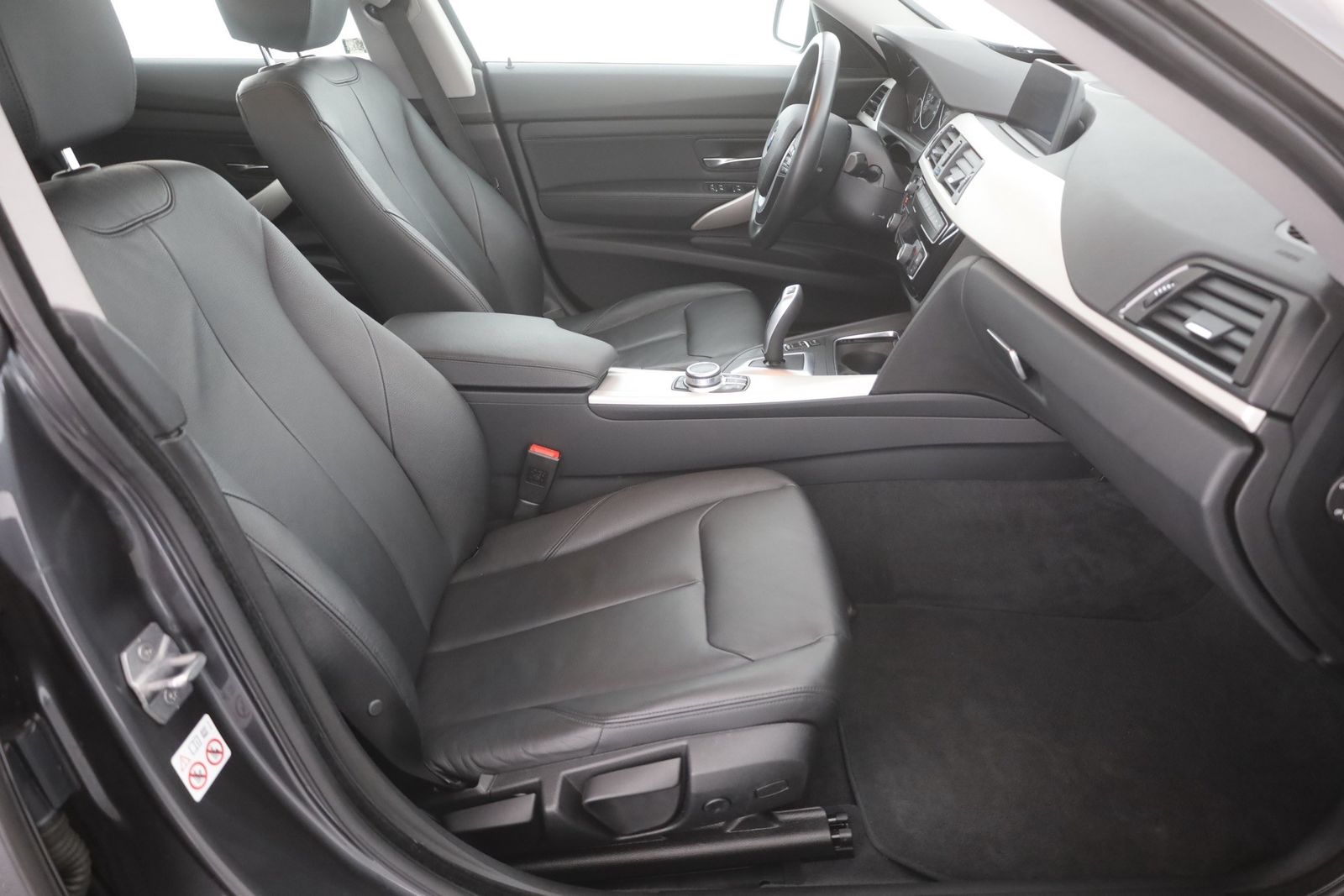BMW 320i Gran Turismo - Samsaru's Car Outlet