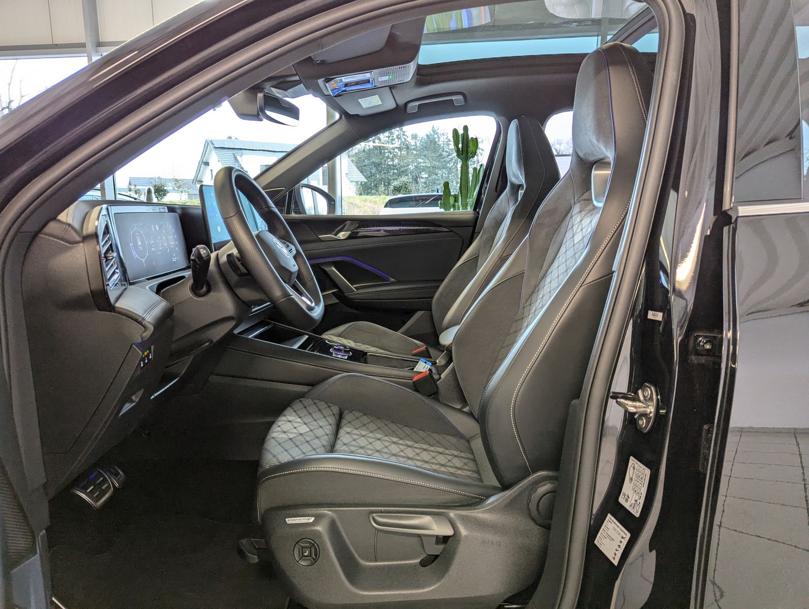 Volkswagen Tiguan 2.0TDI R-Line 4M Pano H/K AHK Matrix 20"