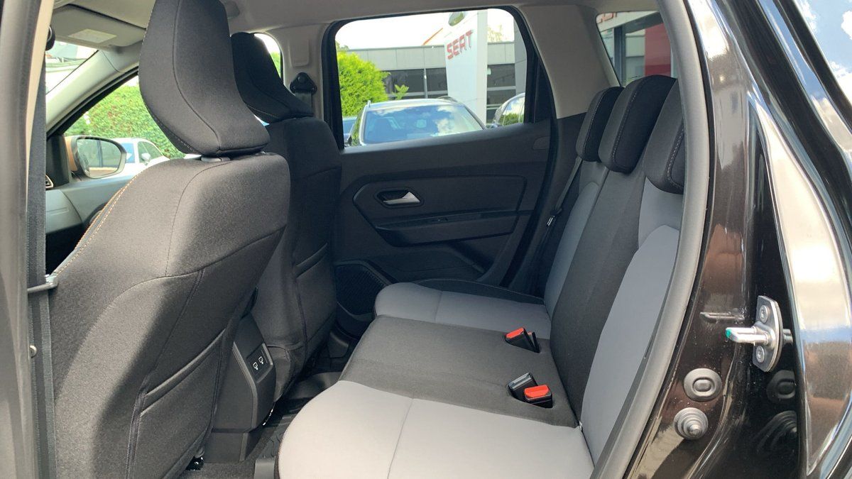 Dacia Duster TCe 150 EDC - Samsaru's Car Outlet