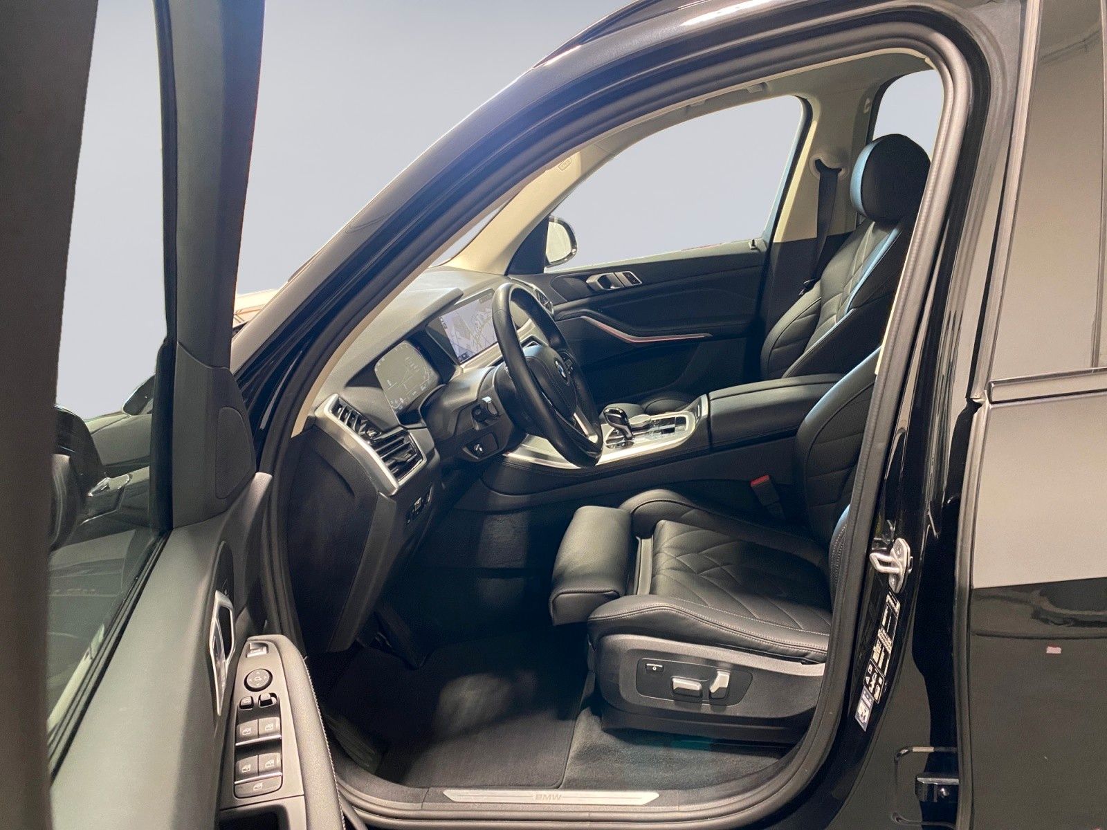 BMW X5 xDrive 30d M-Shadow HuD LEDER AHK LED 20 Zoll