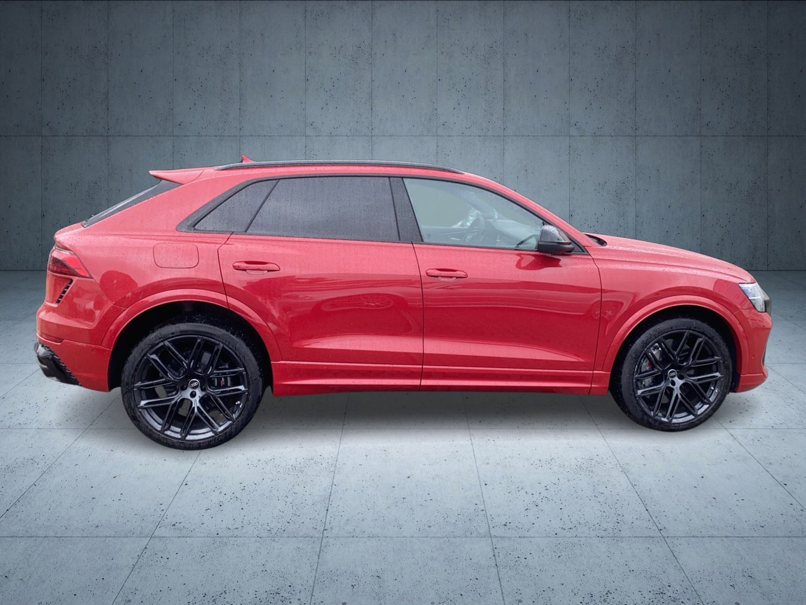 Audi RS Q8 SUV performance tiptr. Vmax305 PANO HUD 23