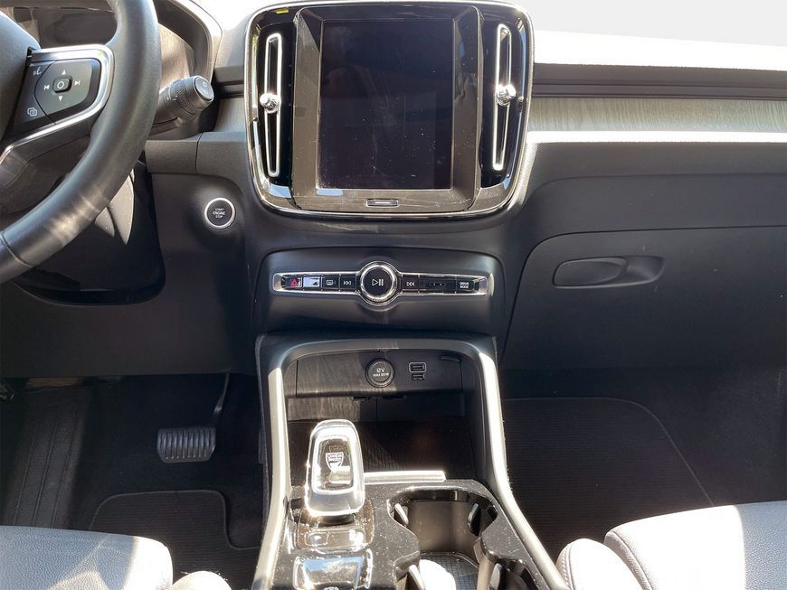 Volvo XC40 T5 Recharge Inscription - Samsaru's Car Outlet