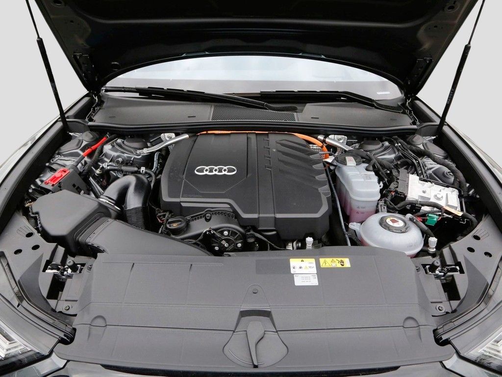 Audi A6 Avant 55 TFSI e Q S line - Samsaru's Car Outlet