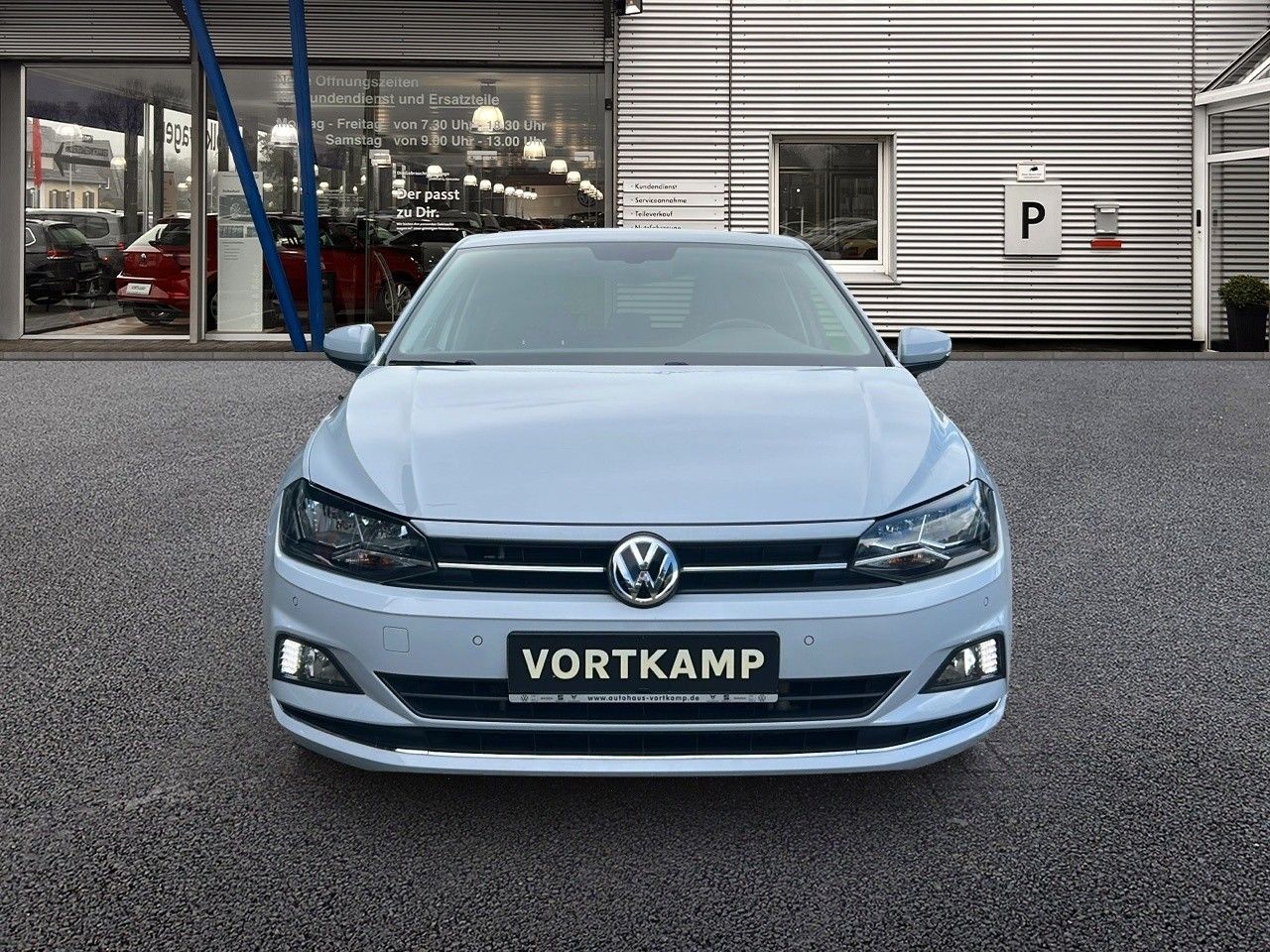 Volkswagen Polo VI Highline DSG - Samsaru's Car Outlet