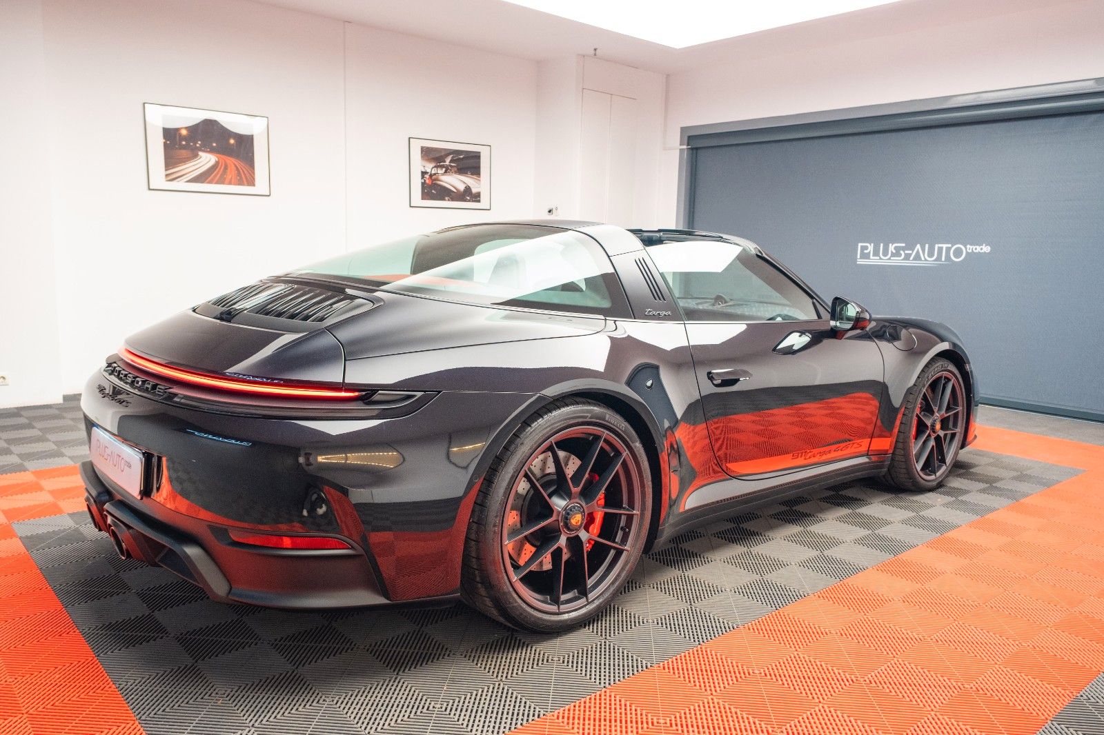 Porsche 911 Targa 4 GTS T-Hybrid