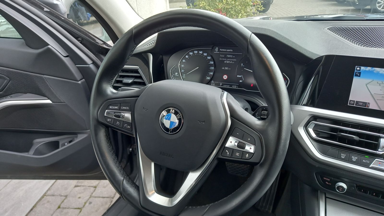 BMW 320 320d xDrive Touring Business Advanta - Samsaru's Car Outlet