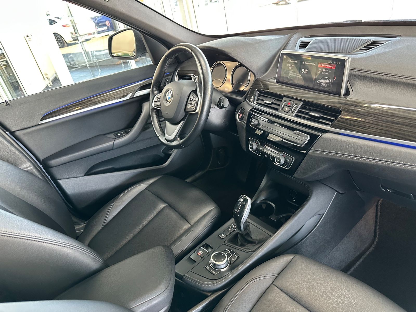 BMW X1 xDrive 28i - Samsaru's Car Outlet