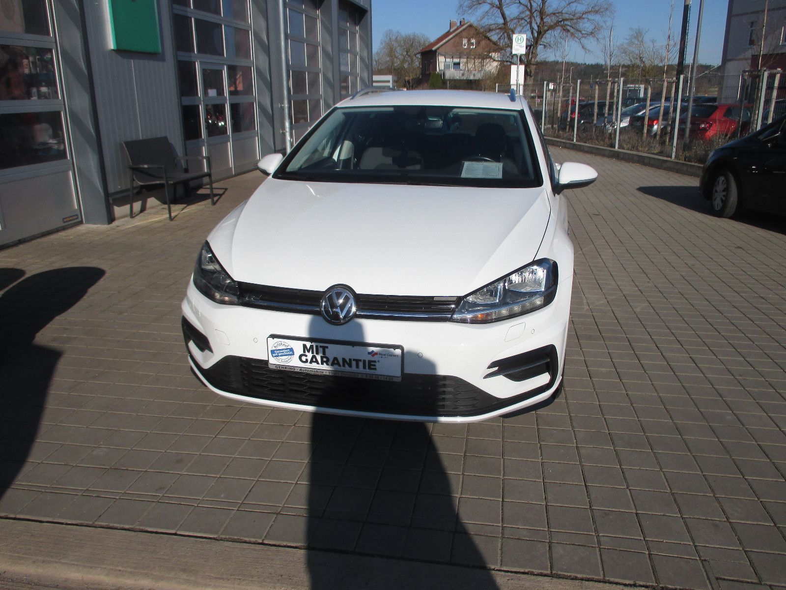 Volkswagen Golf 7 2.0 TDI R-Line - Samsaru's Car Outlet