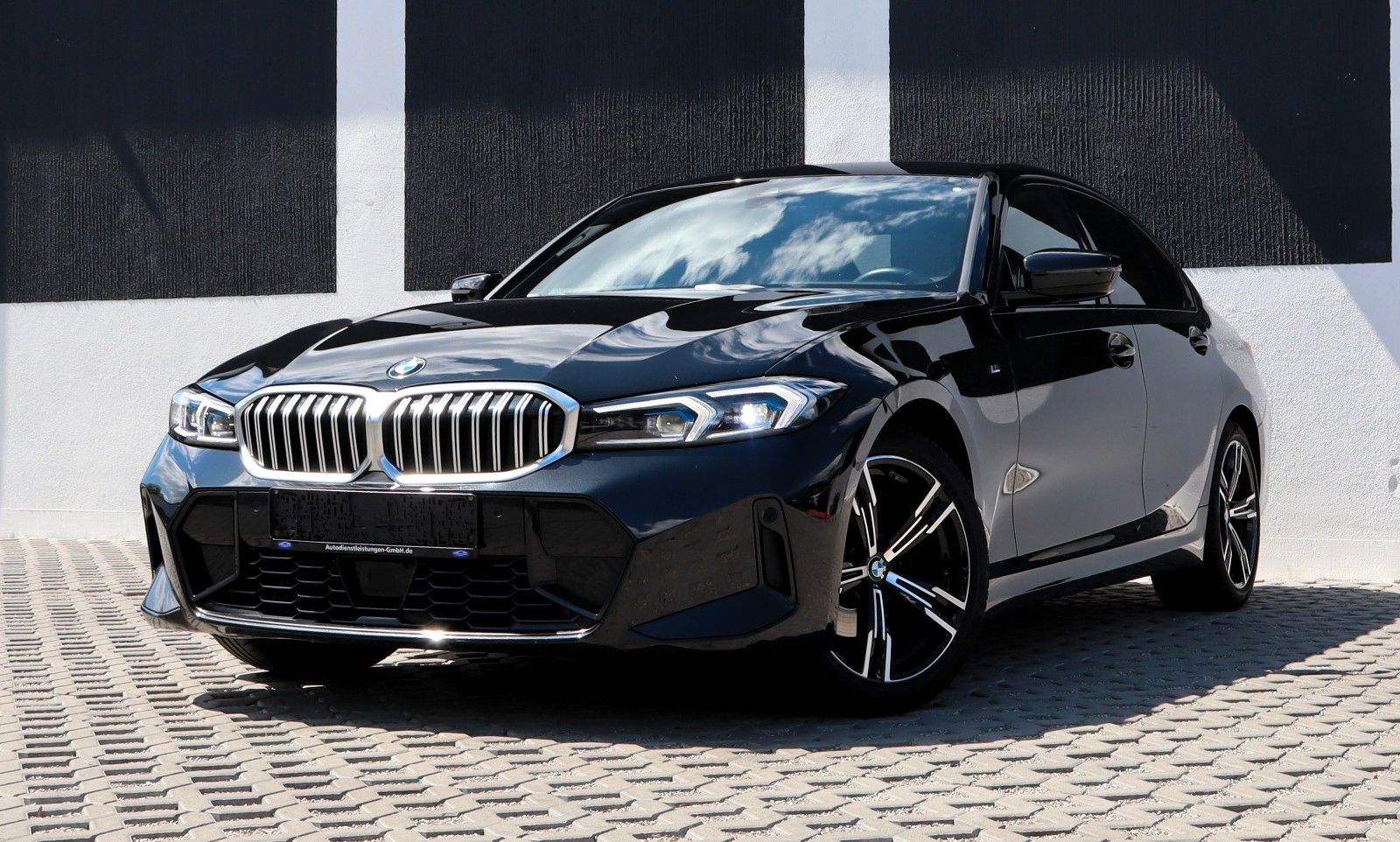 BMW 3 Lim. 320 d xDrive M Sport - Samsaru's Car Outlet