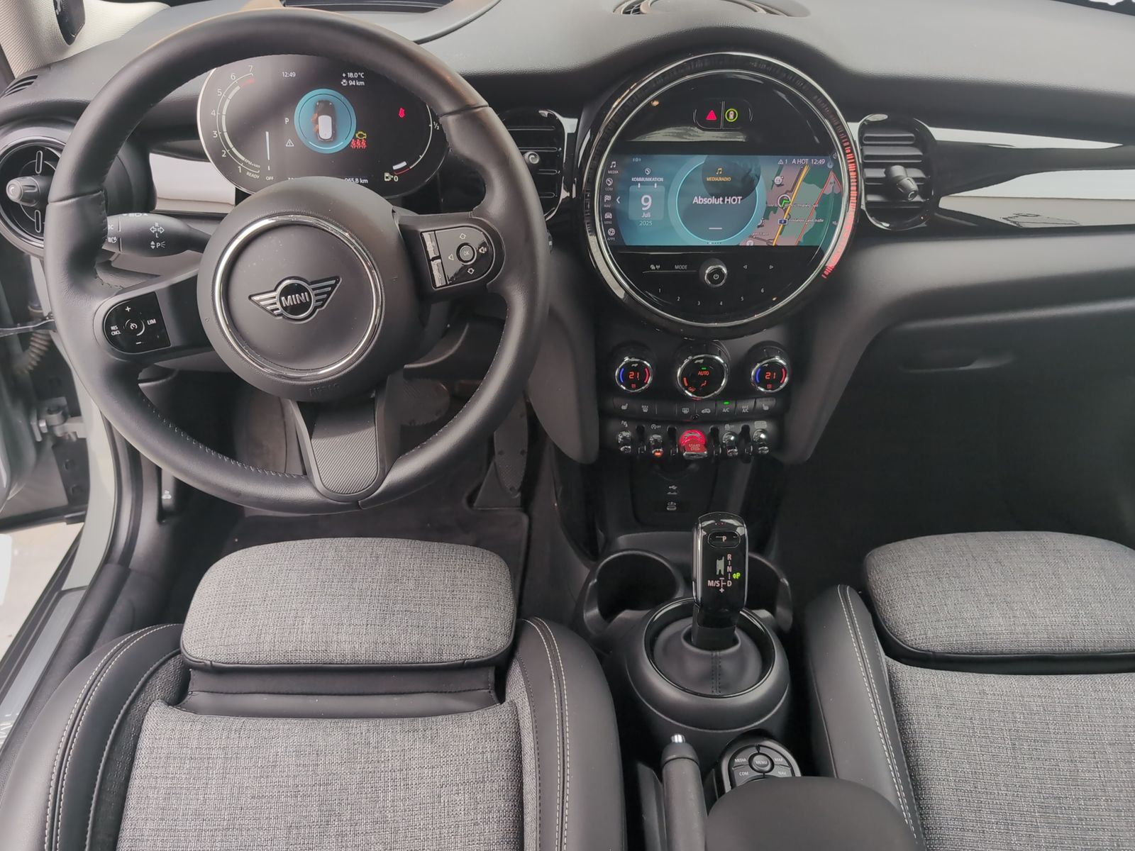 MINI Cooper - Samsaru's Car Outlet