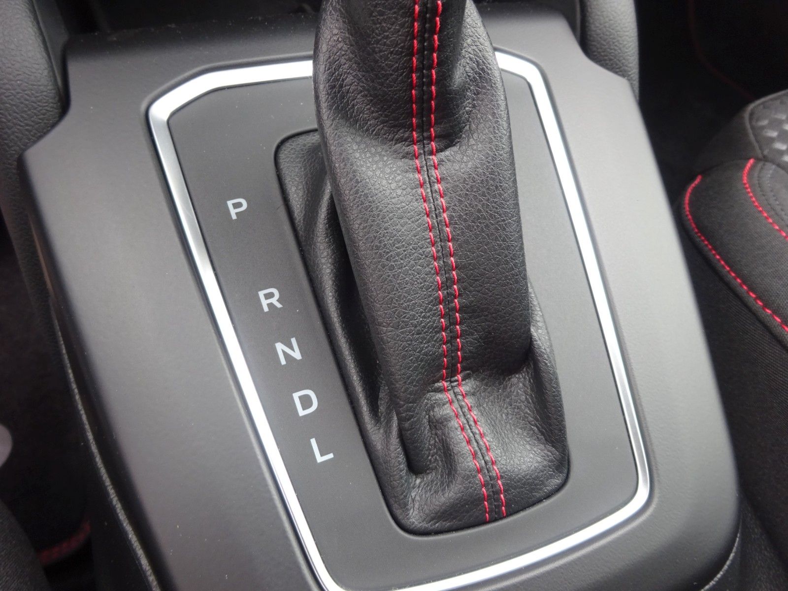 Ford Focus Turnier ST-Line X Autom AHK iACC HuD