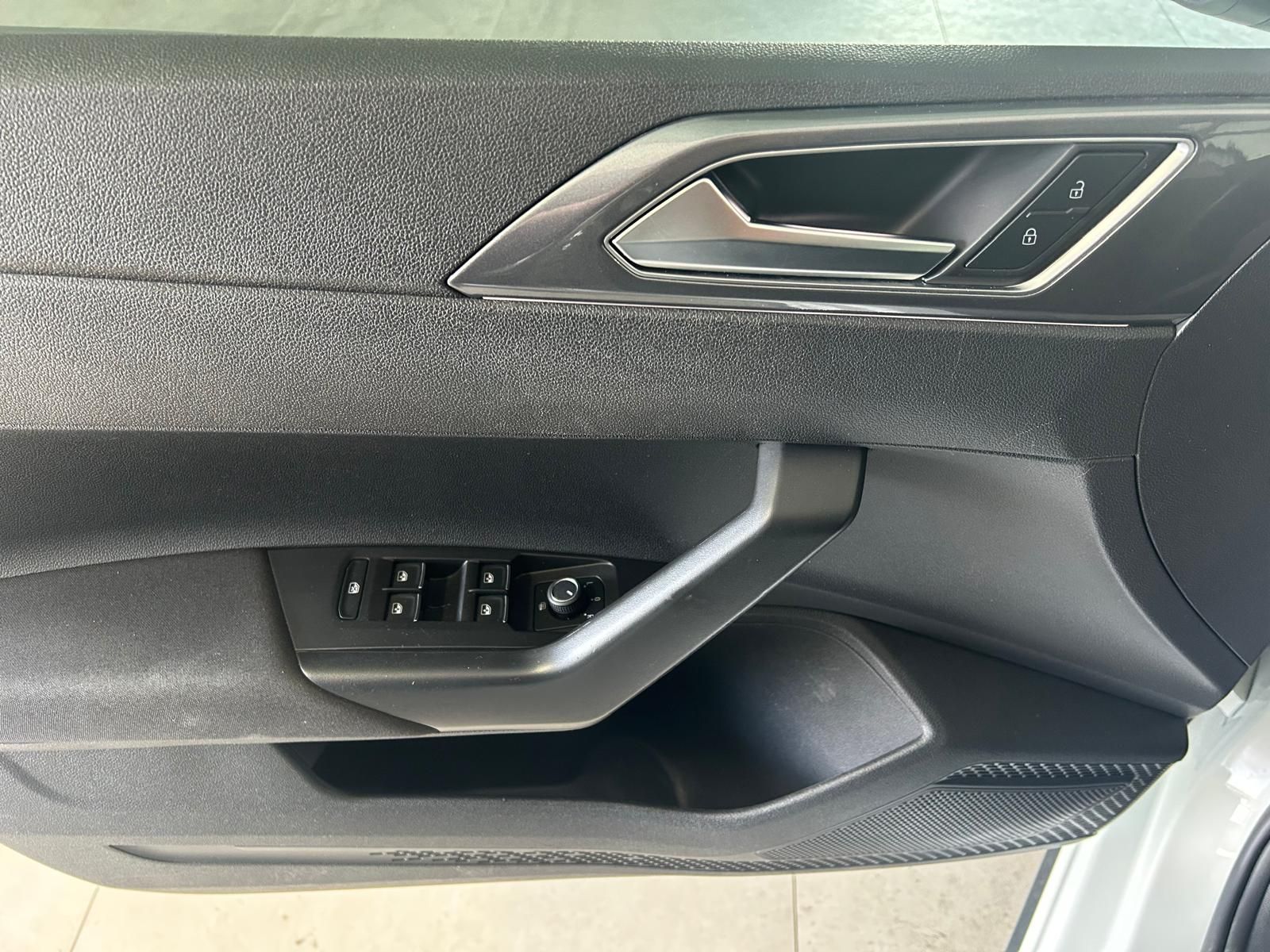 Volkswagen Polo VI 1.0 TSI DSG HIGHLINE - Samsaru's Car Outlet