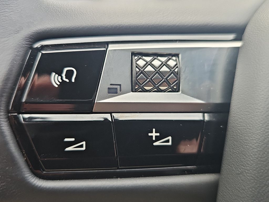 DS Automobiles DS 7 BlueHDI 130 Aut. OPERA LEDER Panoramadach