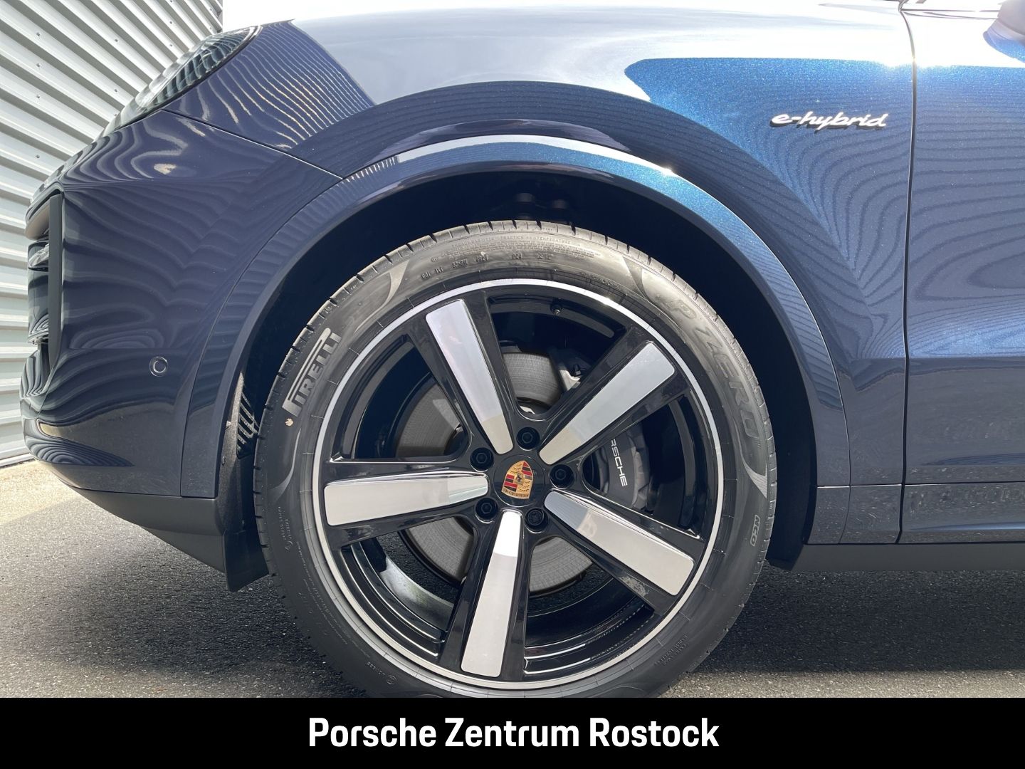 Porsche Cayenne E-Hybrid Coupe Panorama Surround-View