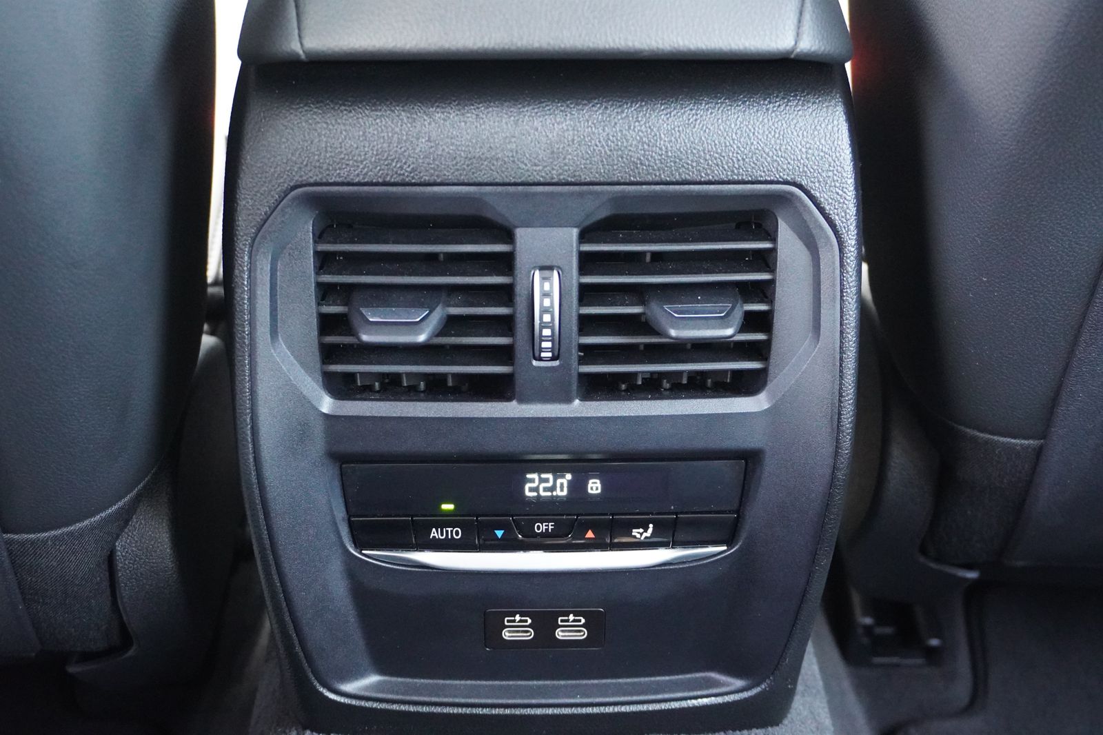 BMW 330d Touring Sport Line - Samsaru's Car Outlet