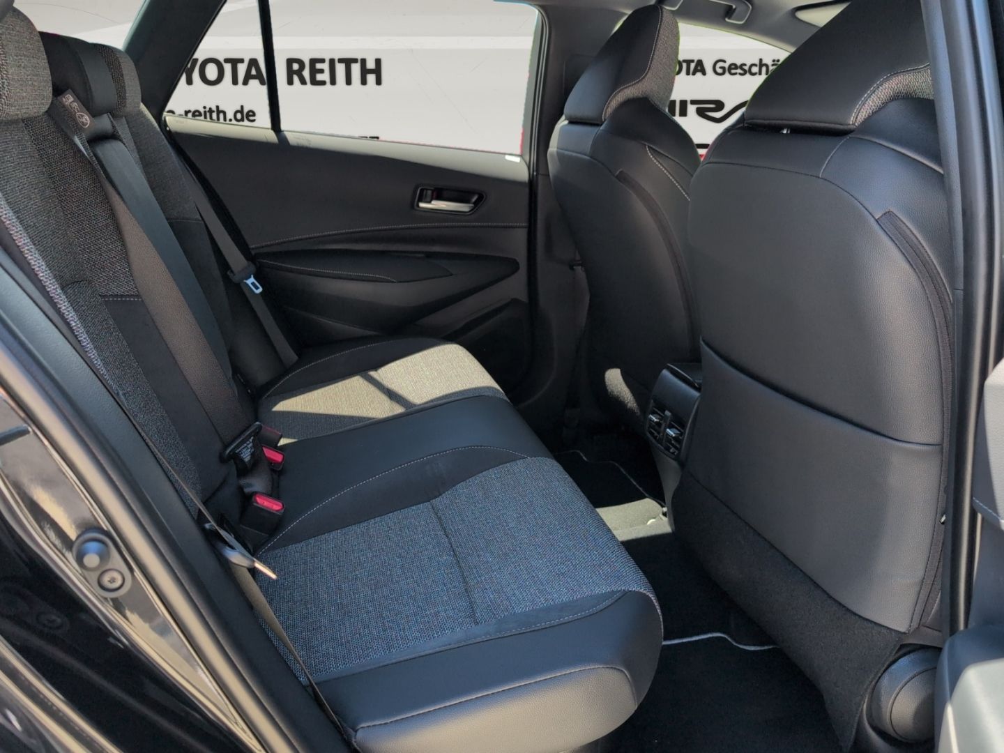 Toyota Corolla Touring Sports Hybrid Teamplayer Navi LE