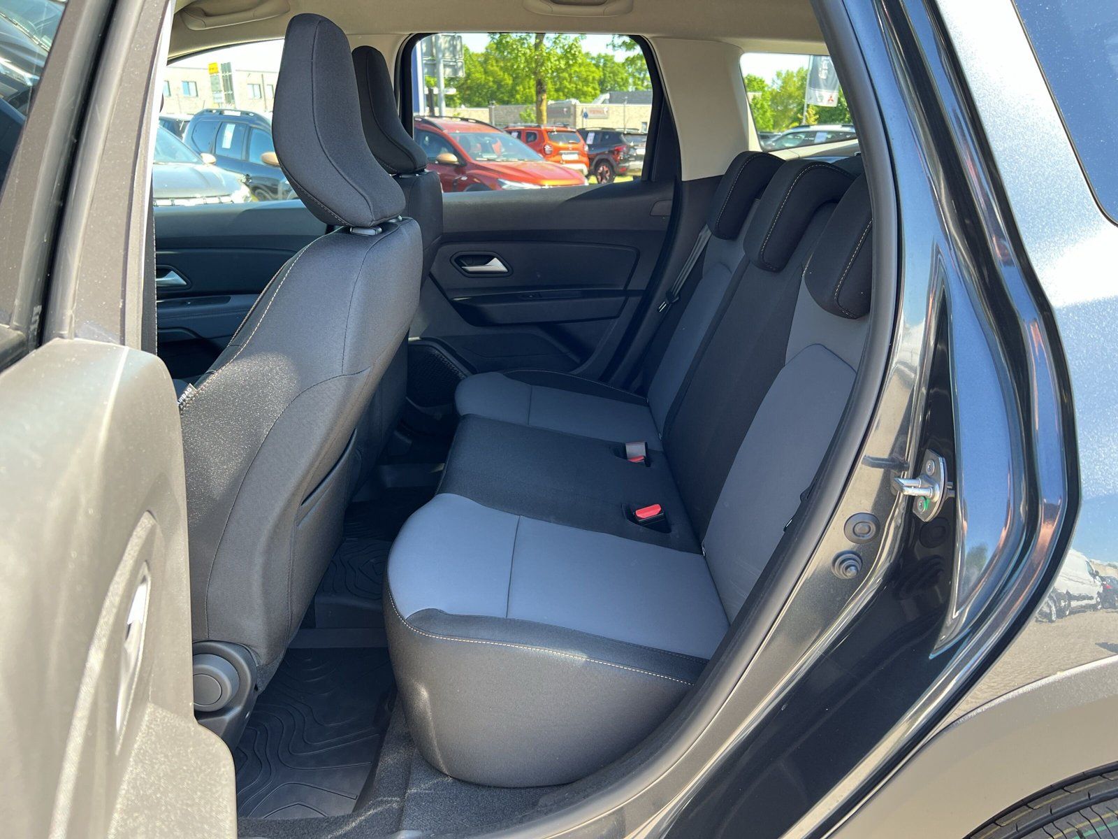 Dacia Duster TCe 150 EDC Extreme - Samsaru's Car Outlet